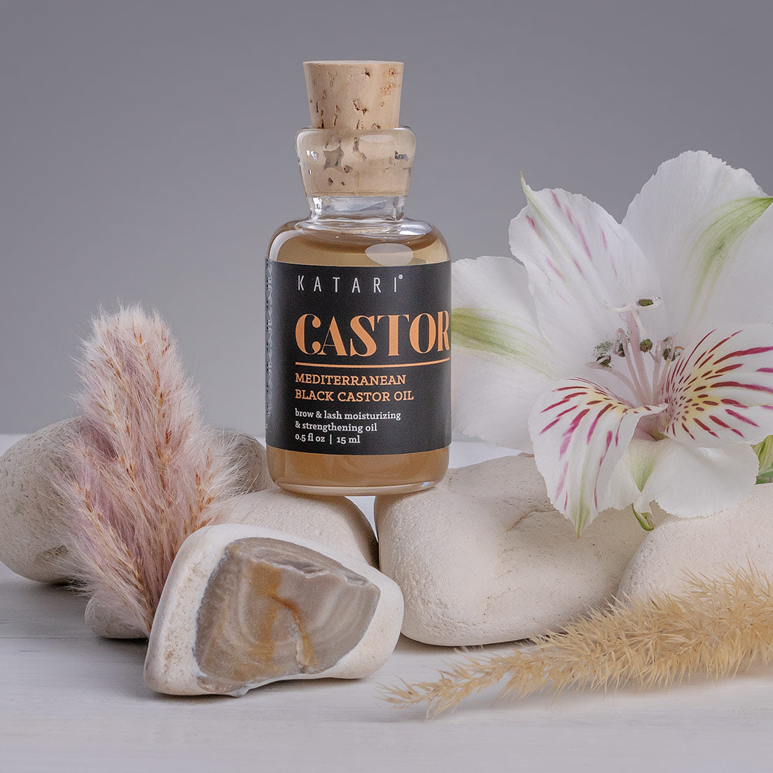 Pure, cold-pressed black castor oil in glass bottle - 0.5 fl oz / 15 ml