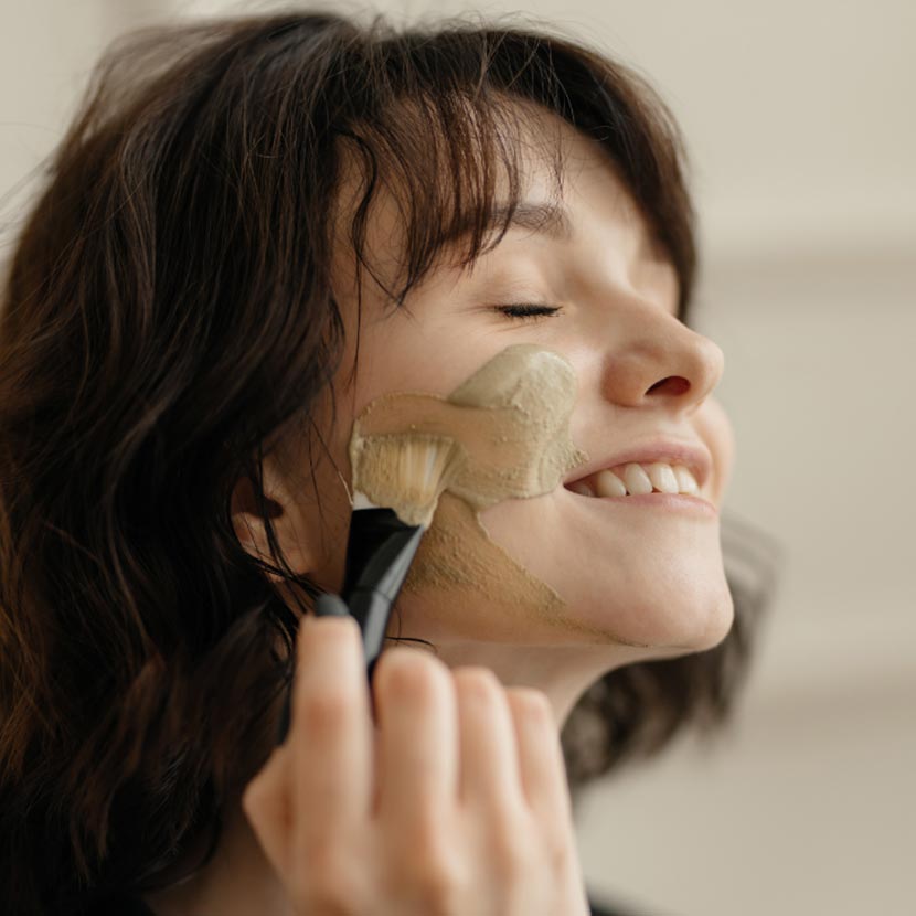 Using a Masque Application Brush with artificial bristles