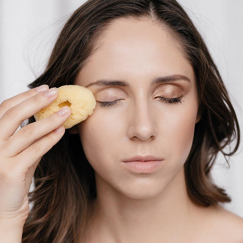 Using the sea sponge for cleansing & exfoliating skin